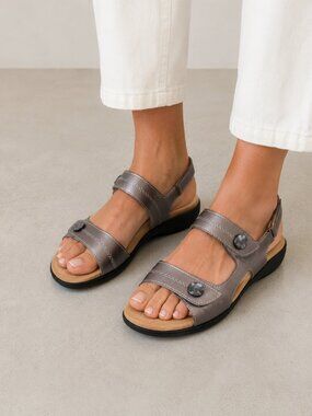 Trotters Romi Stitch Comfort Sandals Women's 9W Wide Taupe New in Box